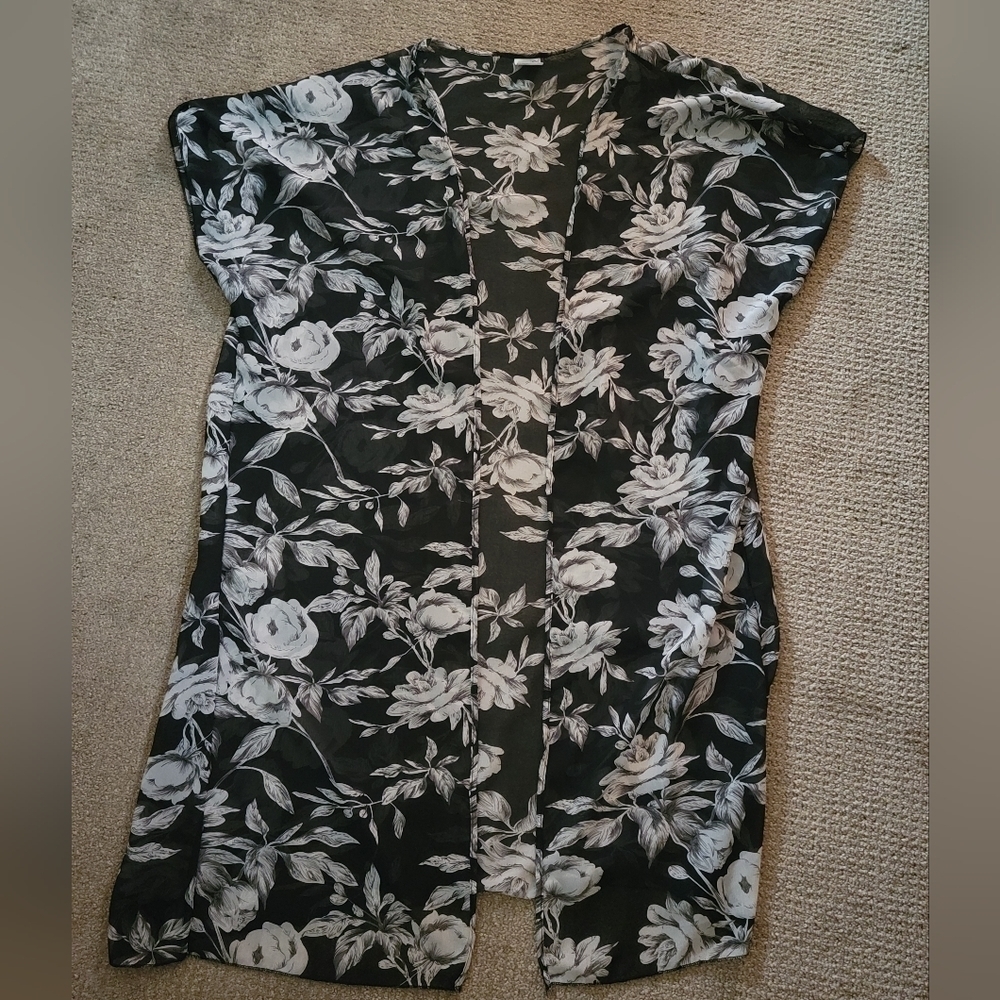 Lida Collection Floral Black and White Sheer Coverup Flowy Vest - Picture 4 of 10